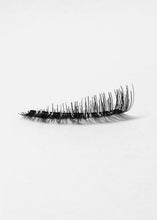 Load image into Gallery viewer, AOA Studio Eyelashes - Aria
