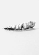 Load image into Gallery viewer, AOA Studio Eyelashes - Olivia

