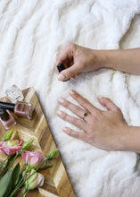 Load image into Gallery viewer, AOA Nail Polish - Vacation
